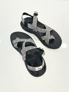 Chaco ZVolv X 2 Womens 9 Black White Sandals